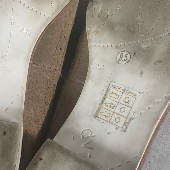 Dolce Vita- Women's Tan Suede Loafers with Tassels- sz 9.5 - Picture 6 of 9